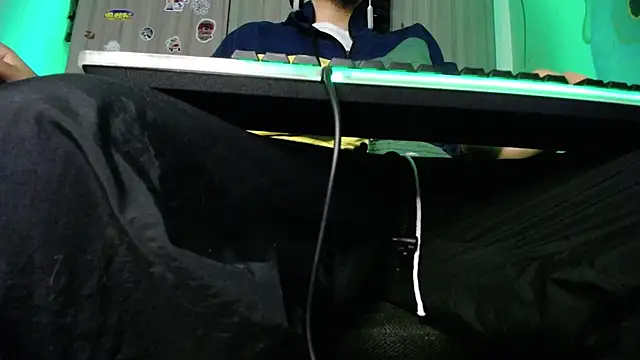 zacwatson  online show from February 12, 2025, 10:14 am