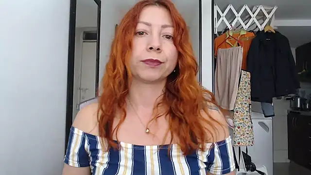 malusexy33 online show from March 12, 2025, 9:35 pm