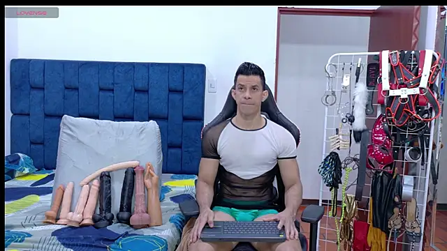 JoseRumbero26 online show from June 10, 2026, 11:20 am