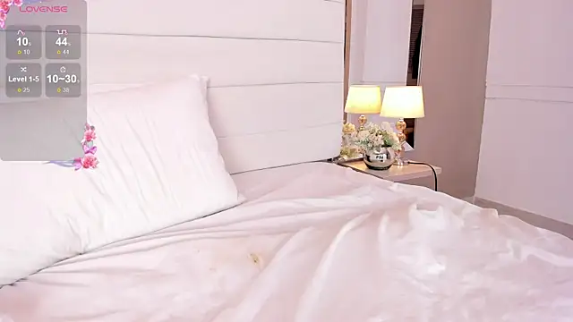 Lilly 2809  online show from February 21, 2025, 7:12 am