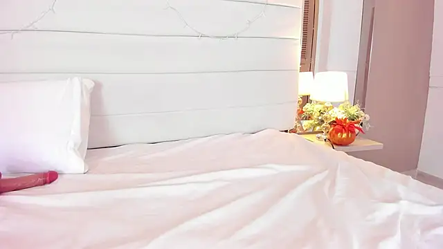 Lilly 2809  online show from October 7, 2025, 5:04 am