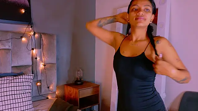 rachellmartinez online show from October 22, 2025, 11:43 am