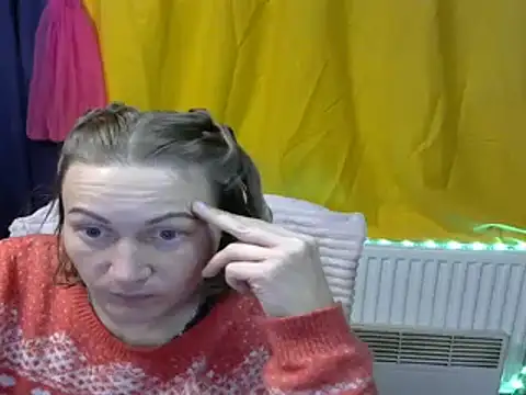 wLESLYMOSw online show from December 4, 2024, 6:17 pm