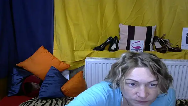 wLESLYMOSw online show from January 17, 2025, 3:11 pm