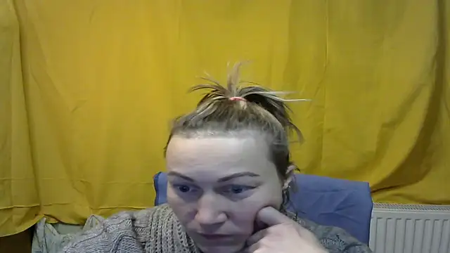 wLESLYMOSw online show from February 16, 2025, 7:49 pm