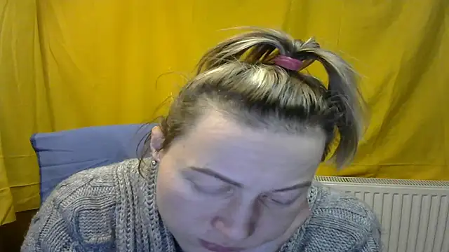 wLESLYMOSw online show from February 17, 2025, 11:20 pm