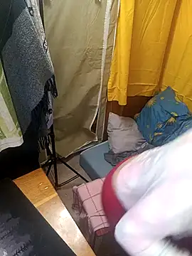 wLESLYMOSw online show from March 8, 2025, 6:58 pm