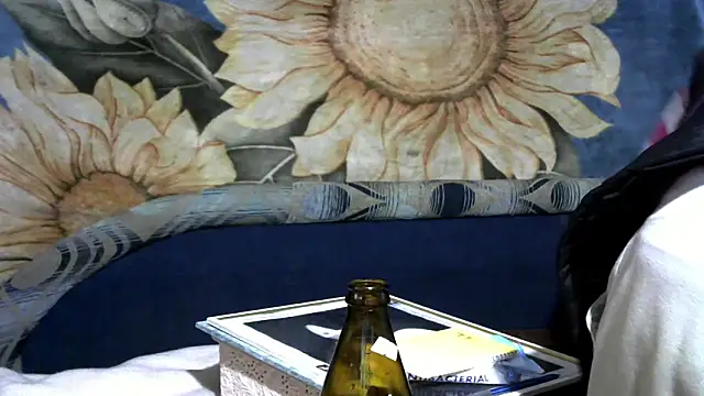 wLESLYMOSw online show from March 8, 2026, 1:37 pm