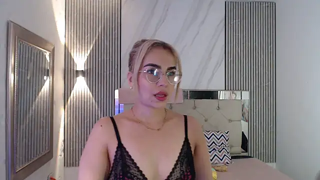 ashley  tylor online show from April 8, 2026, 3:50 am