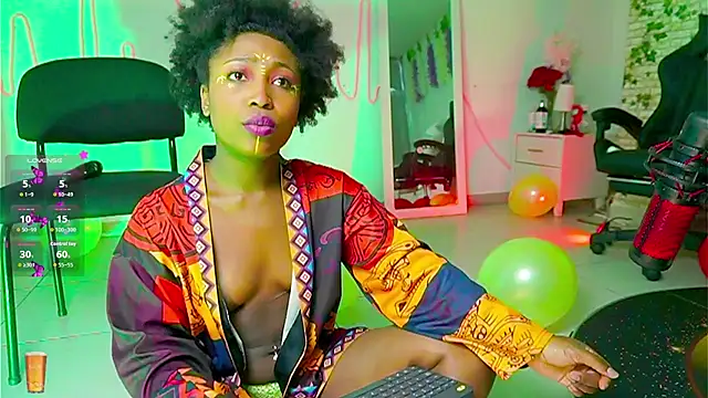 EmmaSanzz  online show from September 28, 2025, 11:37 am