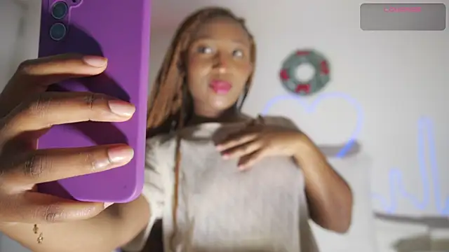 EmmaSanzz  online show from December 1, 2025, 12:10 pm