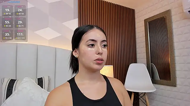 Julietasantos   online show from September 30, 2025, 6:24 pm