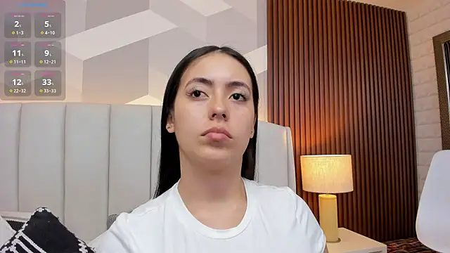 Julietasantos   online show from October 9, 2025, 6:28 pm