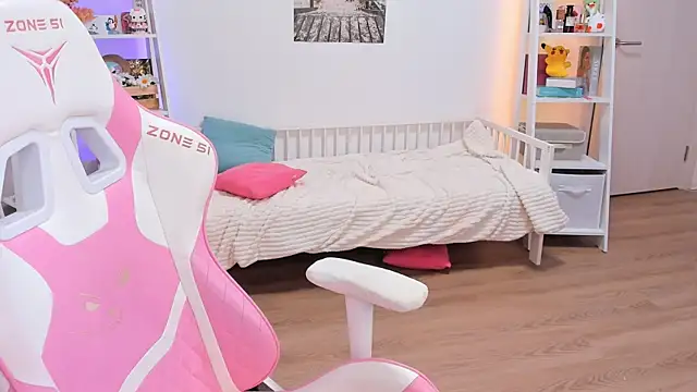 Lily Young online show from March 1, 2025, 7:19 am