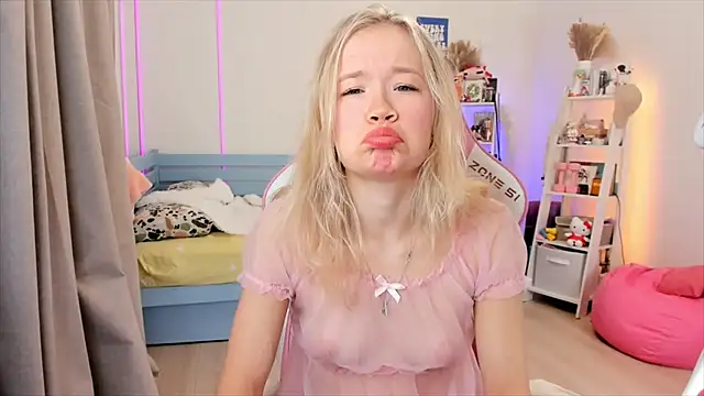 Lily Young online show from November 29, 2025, 4:37 am