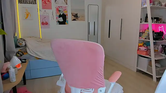 Lily Young online show from March 24, 2026, 3:11 am