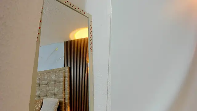 Carolina hernandez22 online show from September 14, 2025, 12:04 pm