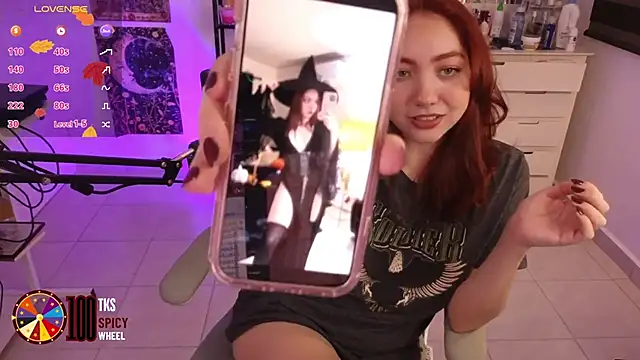 LilyVelvett online show from November 6, 2025, 3:18 am