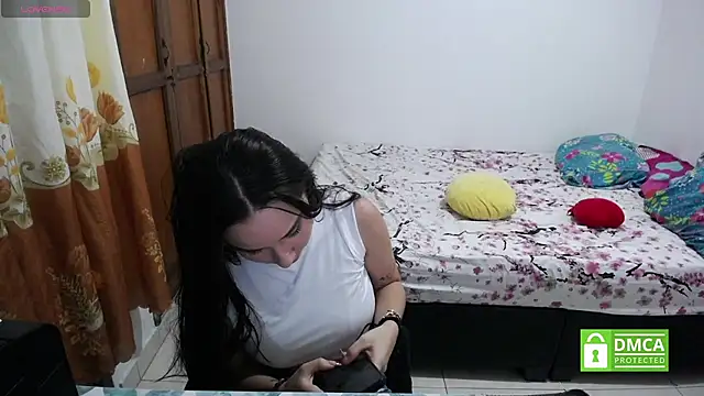 susana2523 online show from November 6, 2025, 4:35 am