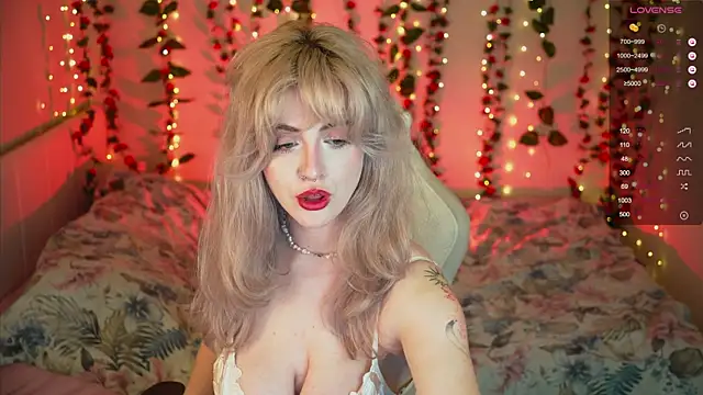 your favoritegirls online show from May 31, 2026, 3:52 pm