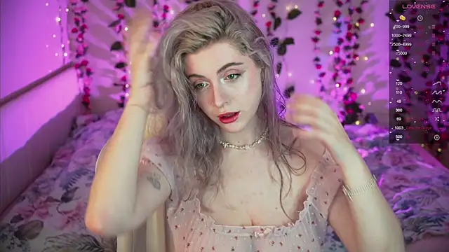 your favoritegirls online show from June 7, 2026, 7:34 am