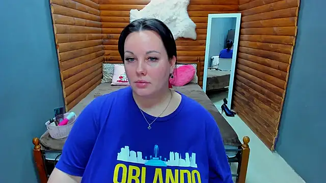 BubbleEmma online show from January 19, 2025, 2:04 am