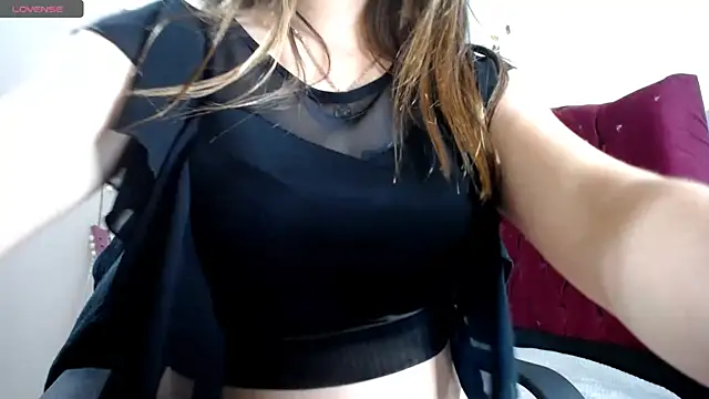 Snapshot of Luna_girlhot_ chatting on December 18, 2024, 7:19 pm Luna girlhot online show from December 18, 2024, 7:19 pm