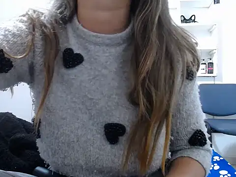 Snapshot of Luna_girlhot_ chatting on November 16, 2025, 2:33 pm Luna girlhot online show from November 16, 2025, 2:33 pm