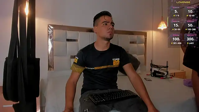 PittAndLunaa online show from November 6, 2025, 12:17 pm