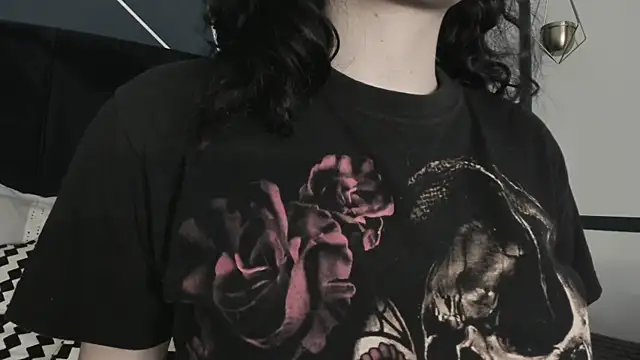 Adeelinee online show from January 28, 2025, 7:42 pm