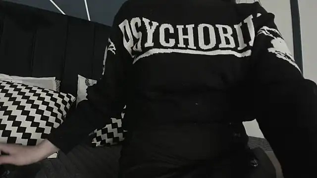 Adeelinee online show from January 30, 2025, 7:59 pm