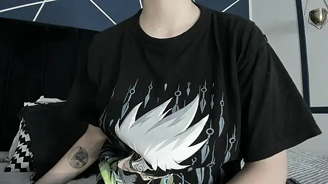 Adeelinee online show from March 13, 2025, 7:50 pm