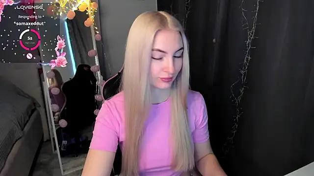 Kimmy powell online show from April 17, 2026, 2:36 am