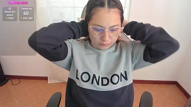 samantha  wilson online show from December 14, 2024, 1:38 pm