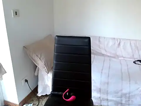 danasantoreal online show from October 11, 2025, 6:45 am