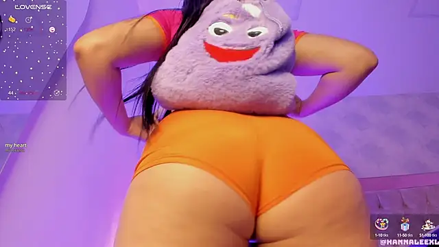 hanna lee02 online show from January 24, 2025, 1:47 pm