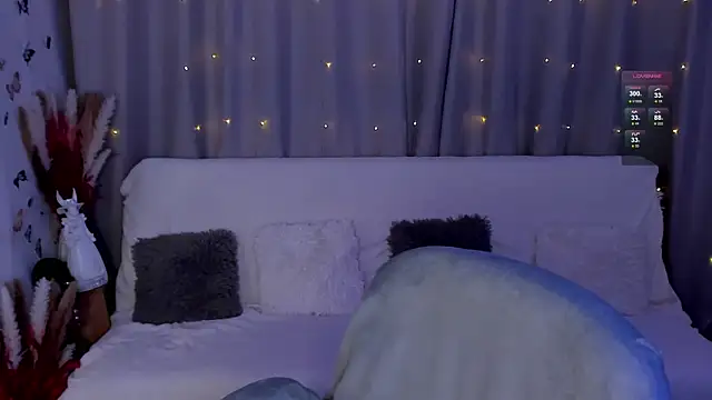 Snapshot of LisaMooore chatting on January 8, 2025, 3:40 am LisaMooore online show from January 8, 2025, 3:40 am