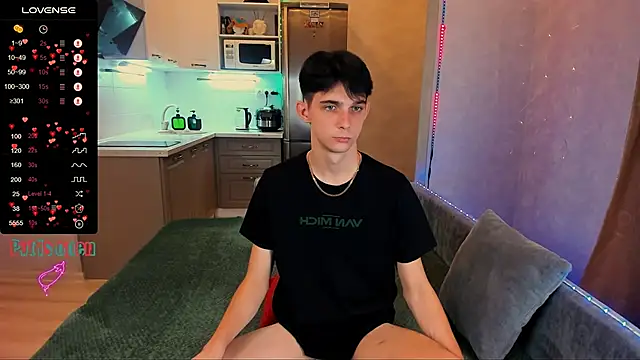 Aaron Boom online show from September 28, 2025, 7:08 pm