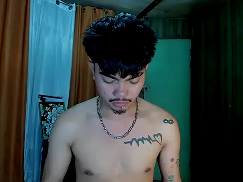 cutievrinx online show from November 27, 2025, 4:03 am