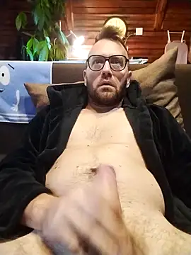 tomee83 online show from October 6, 2025, 6:00 am