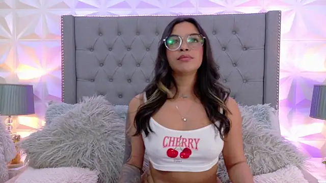 sarah salis  online show from December 18, 2024, 12:21 am