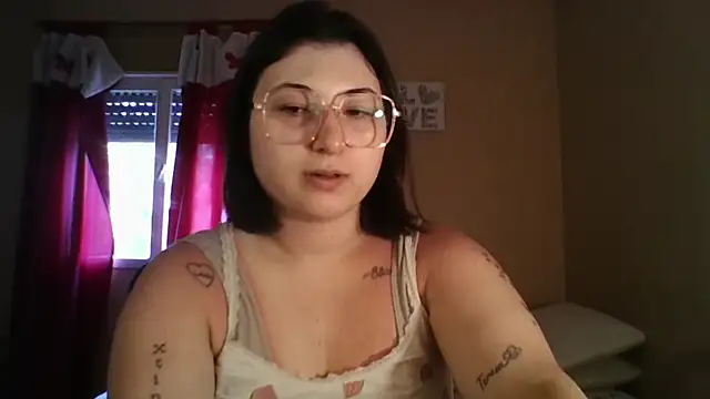 imsohornydacom online show from November 28, 2025, 8:33 pm