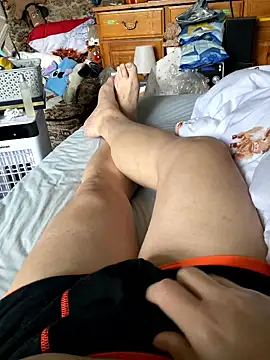 Snapshot of Russell1508 chatting on January 13, 2026, 11:37 am Russell1508 online show from January 13, 2026, 11:37 am