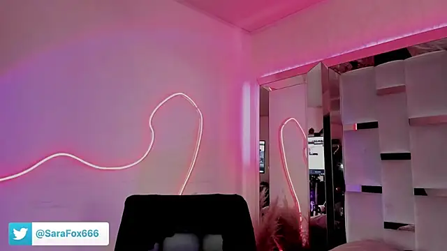 Sara Foxx1 online show from April 24, 2026, 9:17 pm