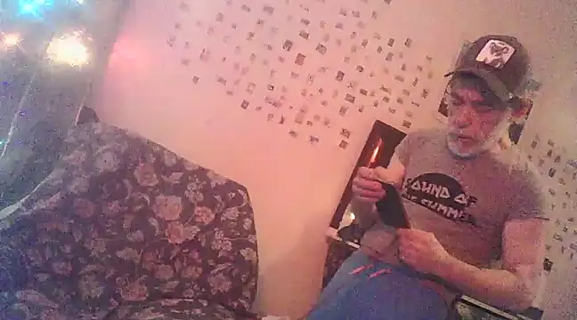 Snapshot of DaddyQuimHot chatting on March 5, 2025, 7:27 am DaddyQuimHot online show from March 5, 2025, 7:27 am