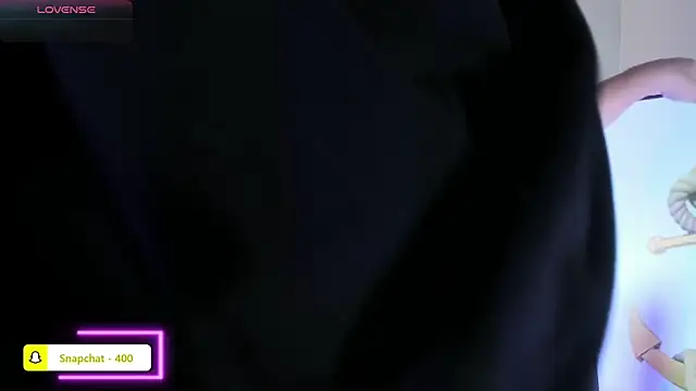 Snapshot of Umarani_ chatting on April 17, 2026, 6:44 pm Umarani online show from April 17, 2026, 6:44 pm
