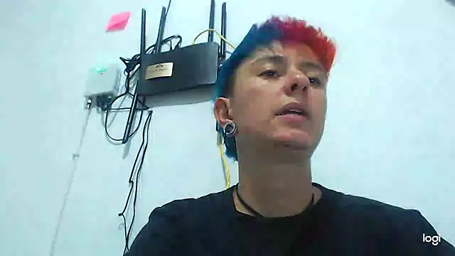 Snapshot of tomboyblue chatting on December 20, 2024, 11:16 pm tomboyblue online show from December 20, 2024, 11:16 pm