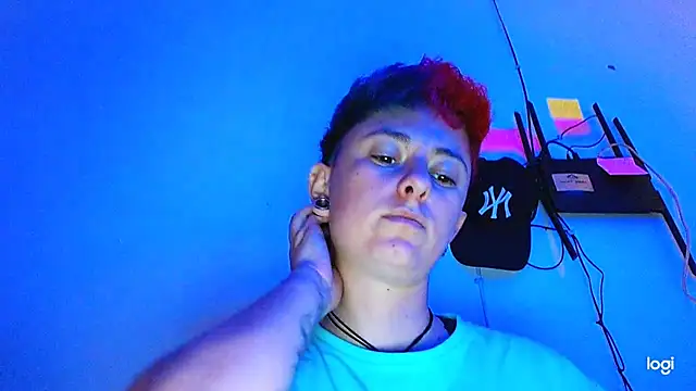 Snapshot of tomboyblue chatting on January 16, 2025, 2:30 am tomboyblue online show from January 16, 2025, 2:30 am