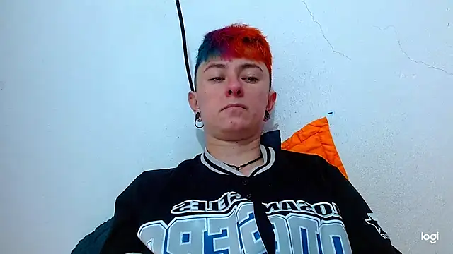 Snapshot of tomboyblue chatting on February 4, 2025, 6:27 pm tomboyblue online show from February 4, 2025, 6:27 pm