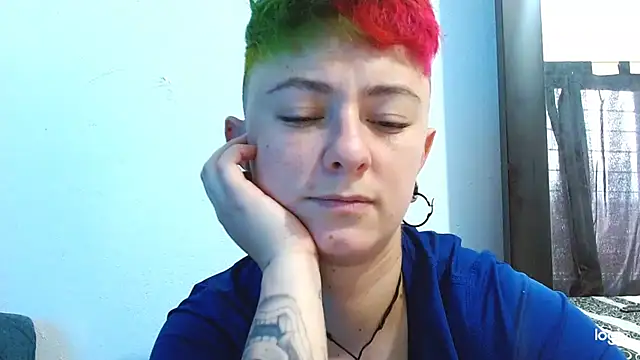 Snapshot of tomboyblue chatting on March 12, 2025, 5:28 pm tomboyblue online show from March 12, 2025, 5:28 pm